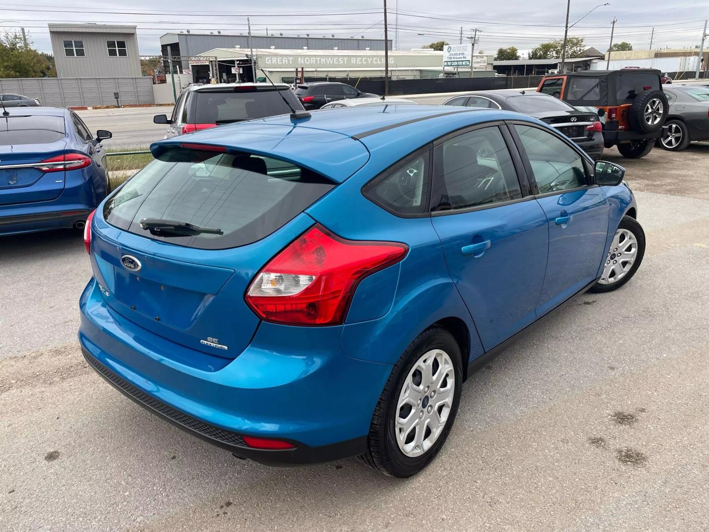 2012 Ford Focus SE photo 3