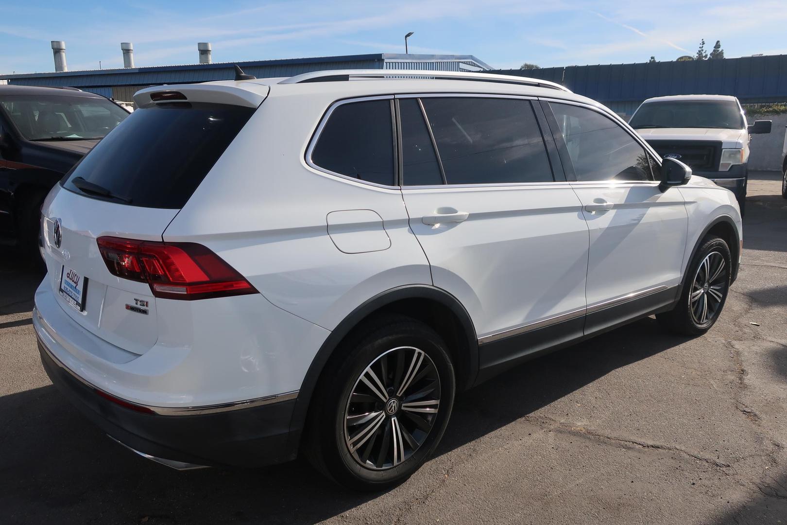 2018 Volkswagen Tiguan SEL photo 9