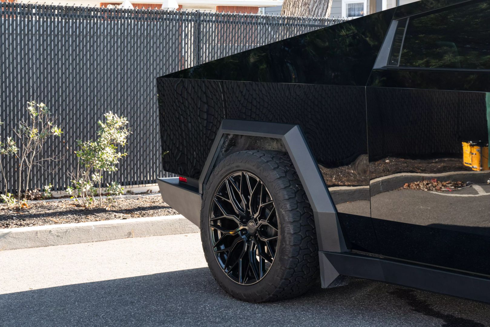 2024 Tesla Cybertruck - Image 18