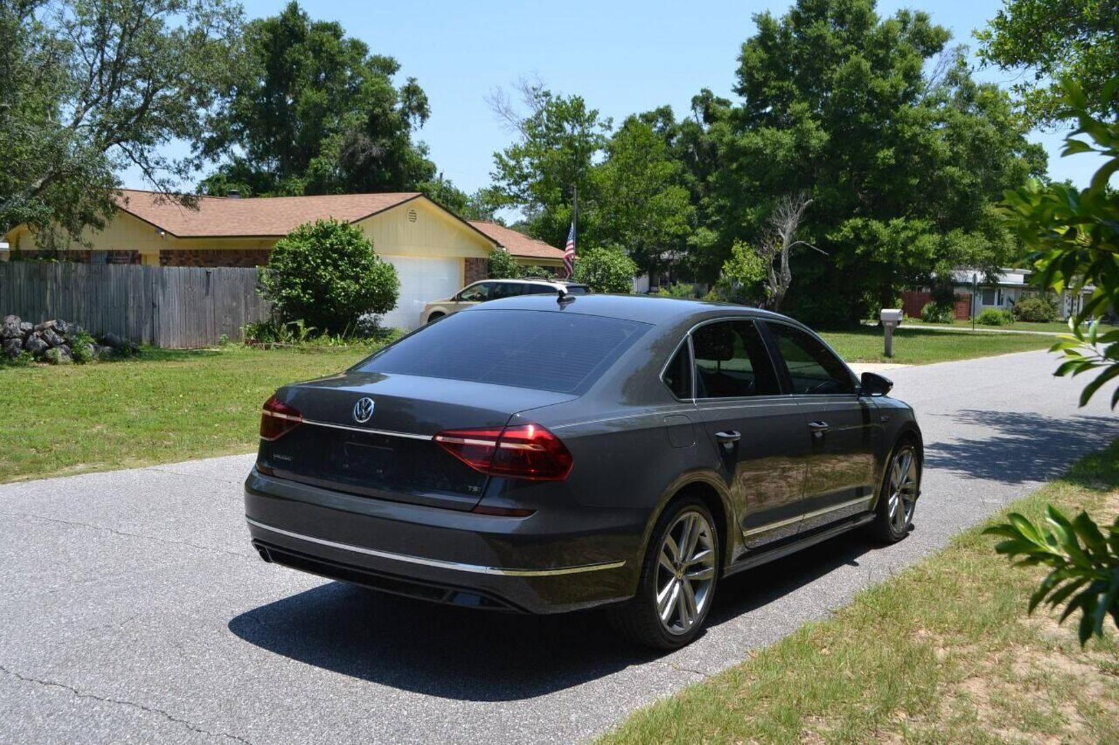 2017 Volkswagen Passat R-Line photo 40