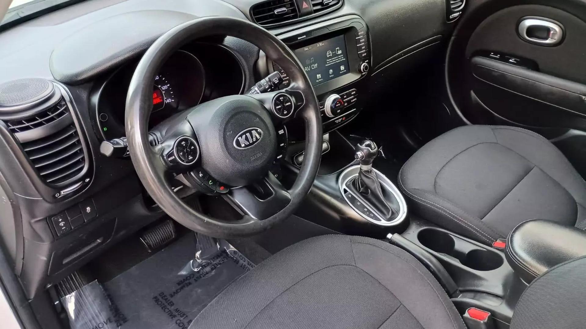 2019 Kia Soul + photo 10