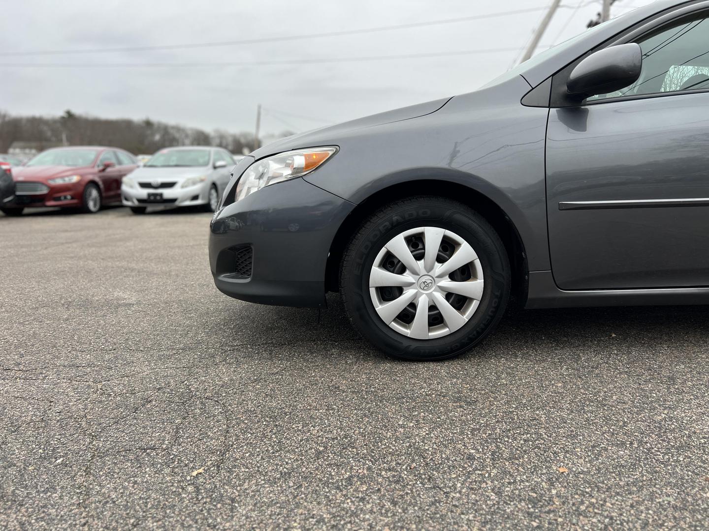 2010 Toyota Corolla LE photo 30