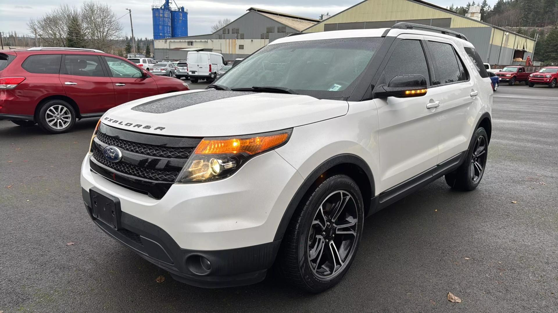 2015 Ford Explorer Sport photo 3