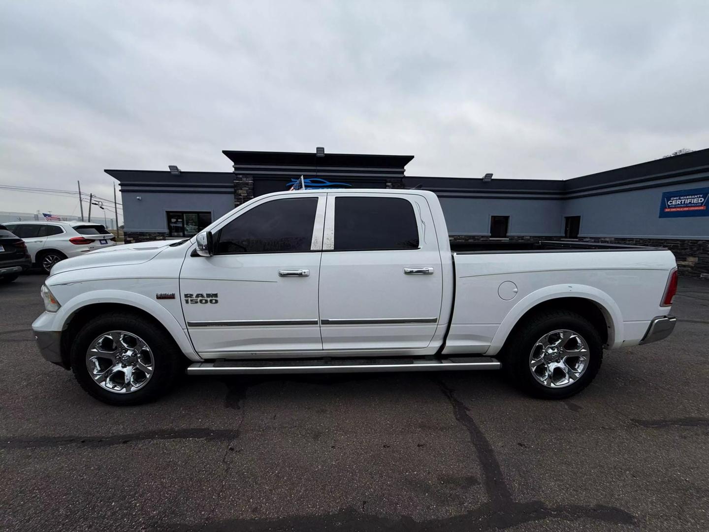 2015 RAM Ram 1500 Pickup Laramie photo 2