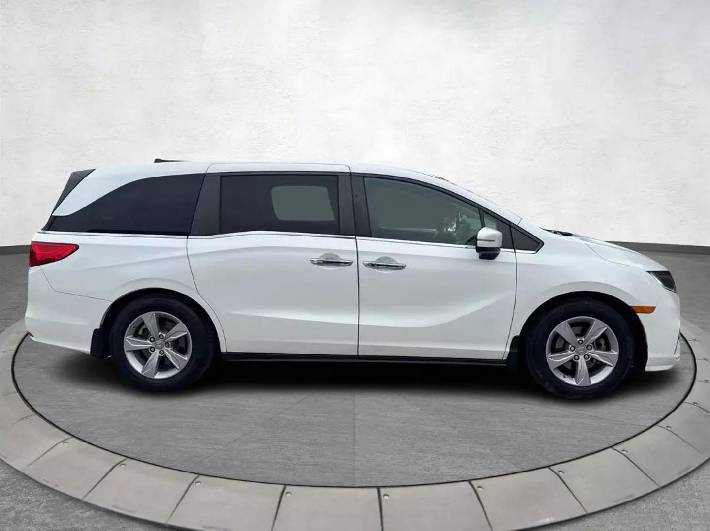 2020 Honda Odyssey EX photo 2