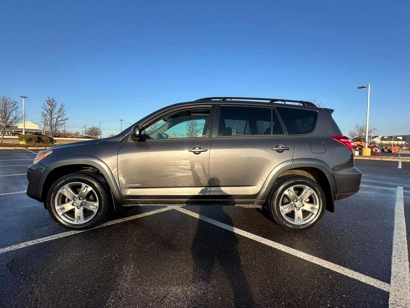 Toyota RAV4's photo