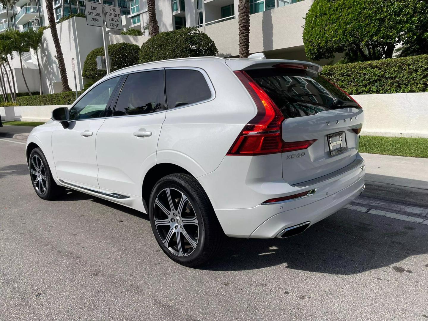 2021 Volvo XC60 Inscription photo 6