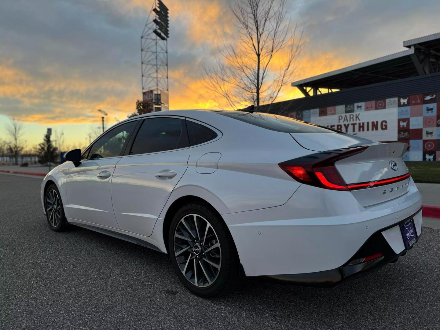 2022 Hyundai Sonata Limited photo 9