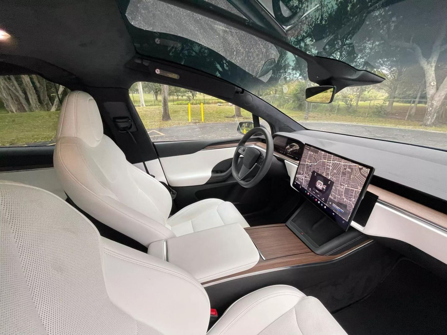 2023 Tesla Model X Long Range photo 18