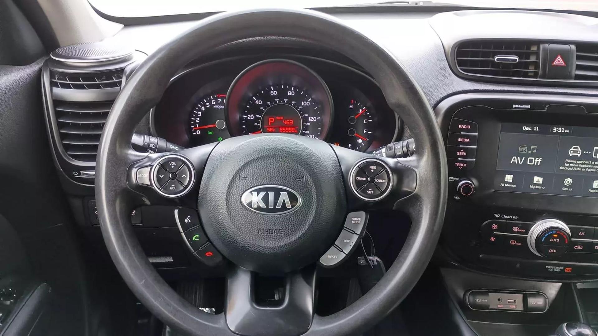 2019 Kia Soul + photo 12