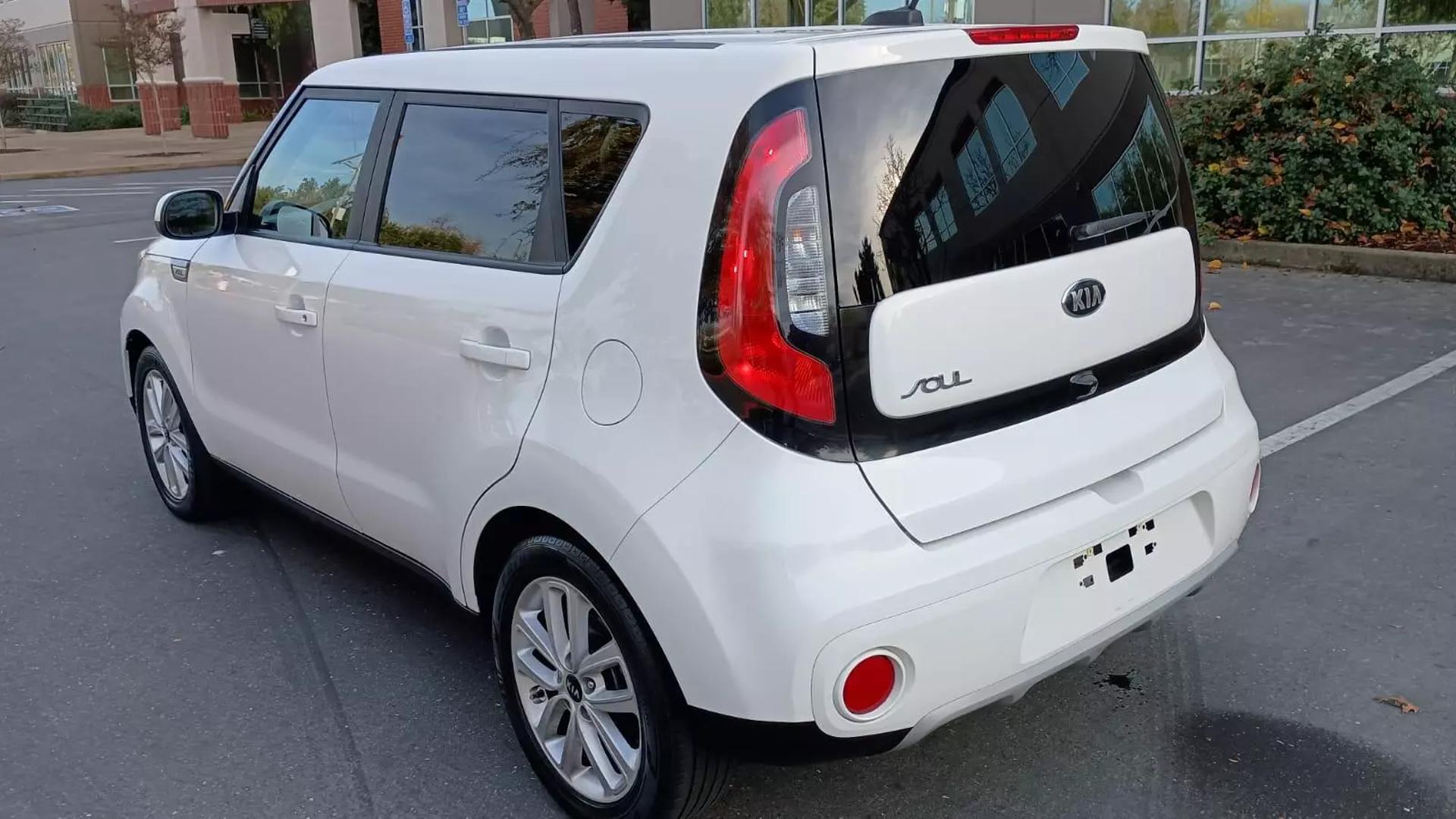 2019 Kia Soul + photo 5