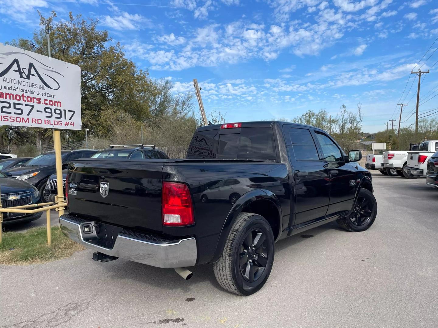 2015 RAM Ram 1500 Pickup Outdoorsman photo 2