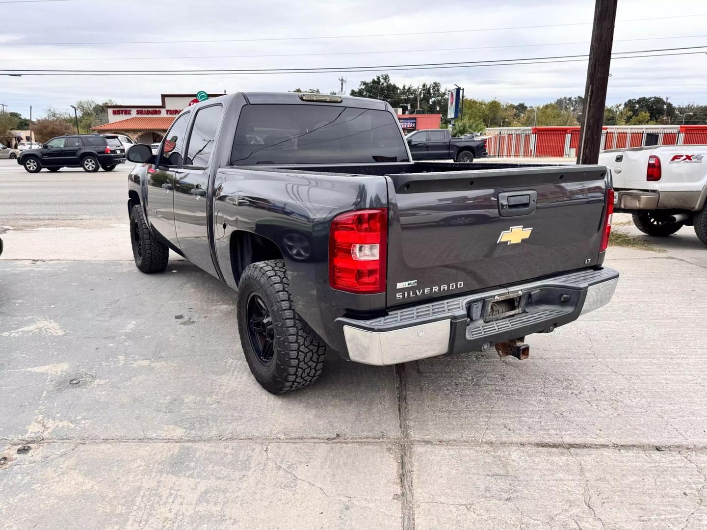 2011 Chevrolet Silverado 1500 LT photo 5