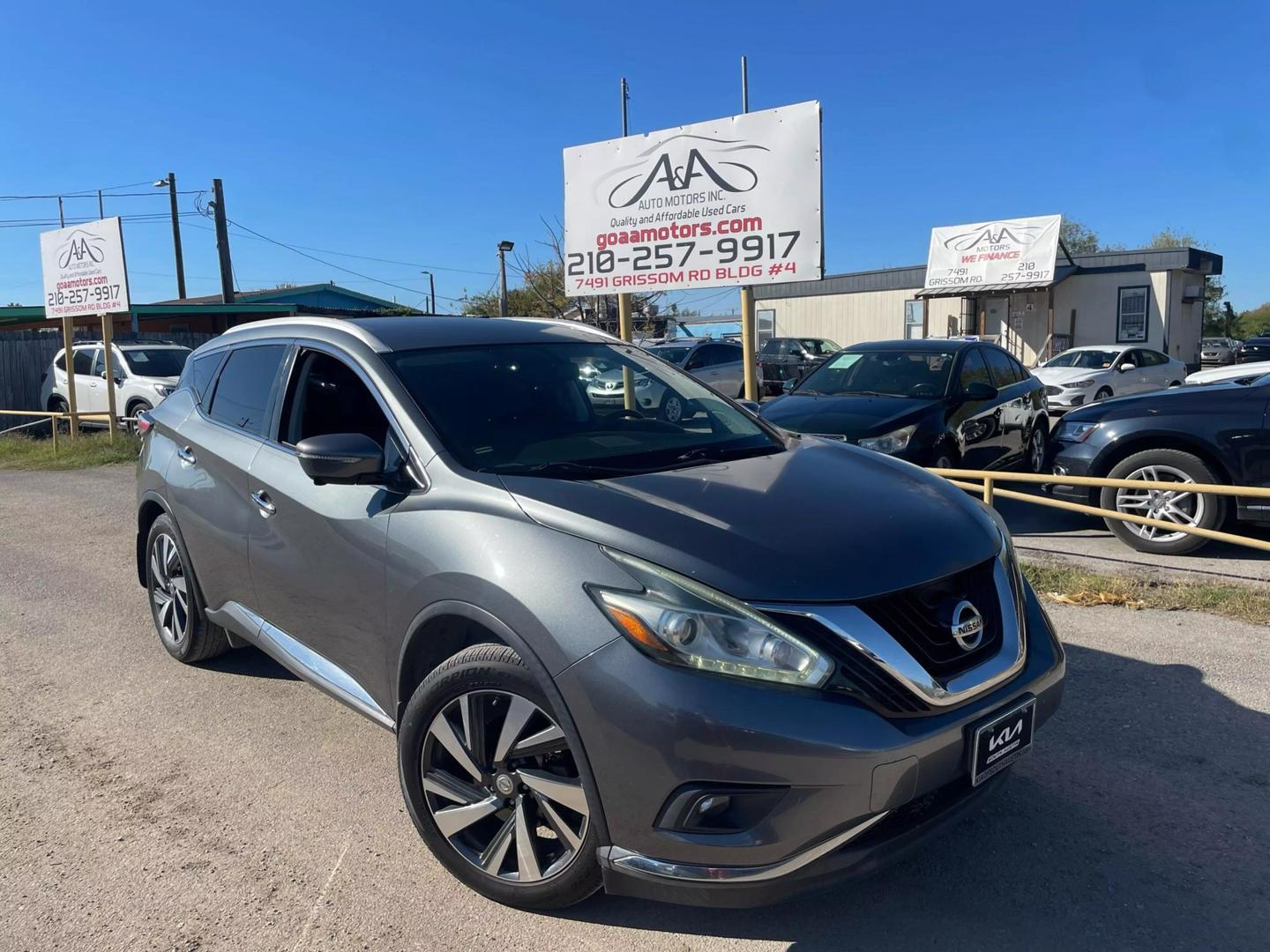 Nissan Murano's photo