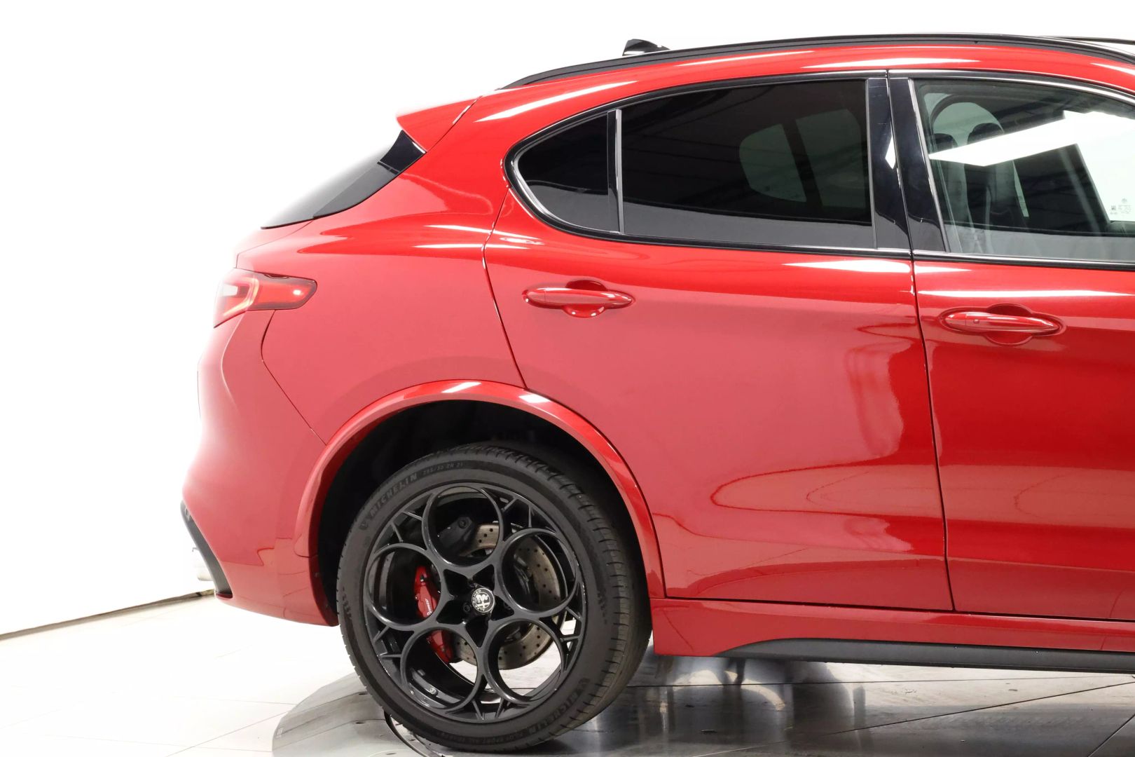 2022 Alfa Romeo Stelvio - Image 64