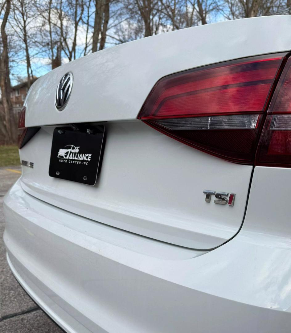 2017 Volkswagen Jetta SE photo 38