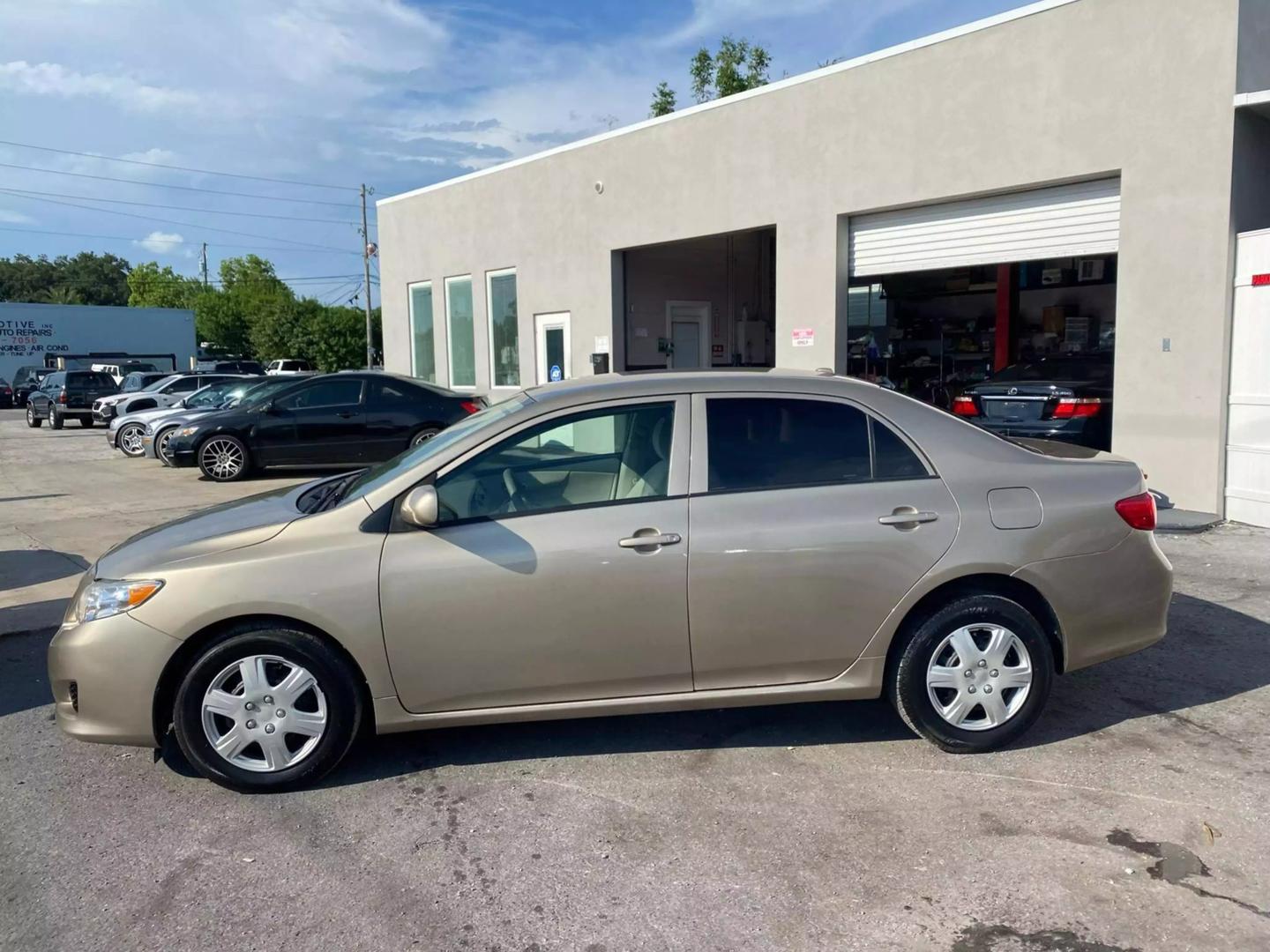 2009 Toyota Corolla S photo 2