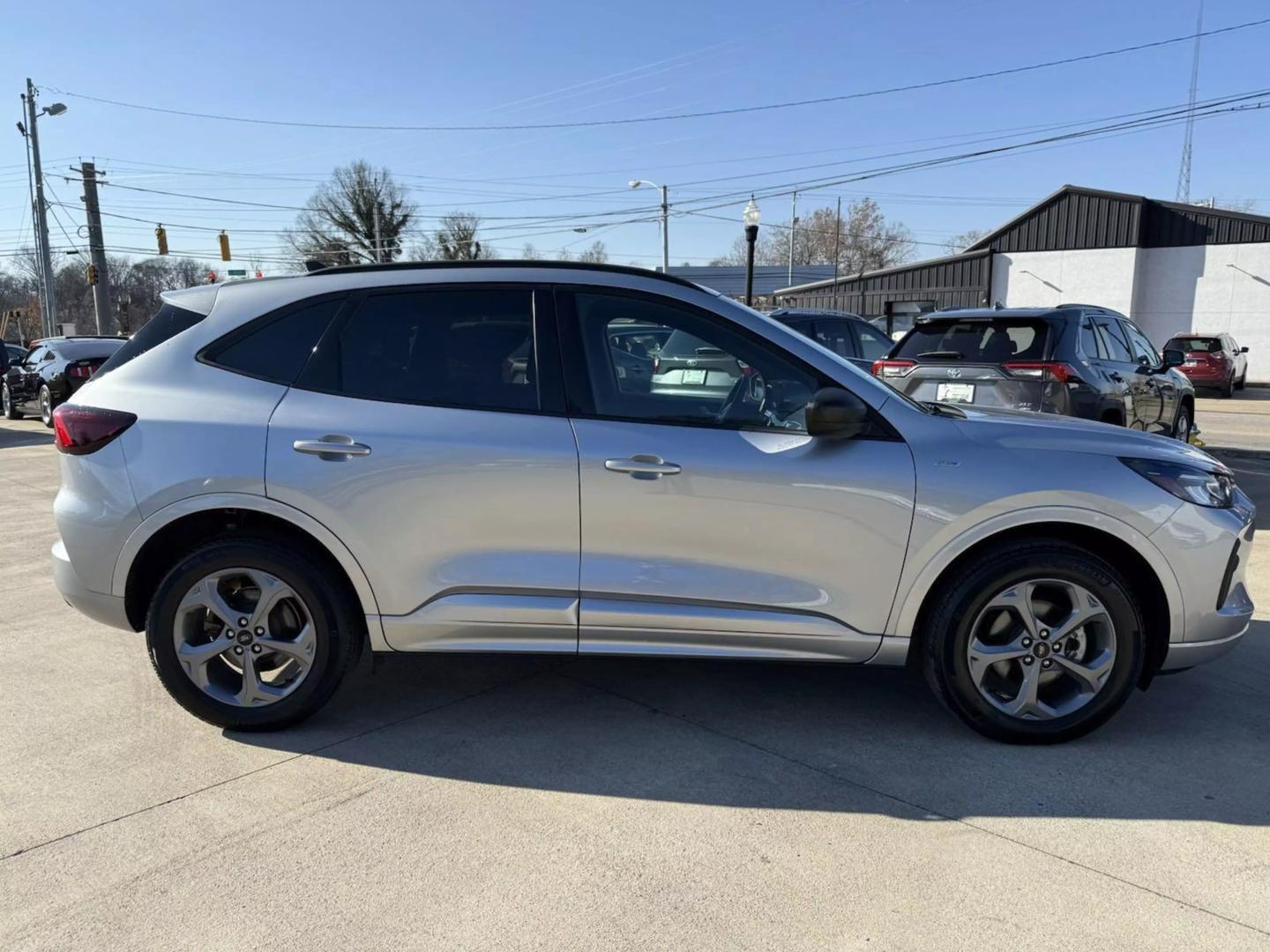 2023 Ford Escape ST-Line photo 6