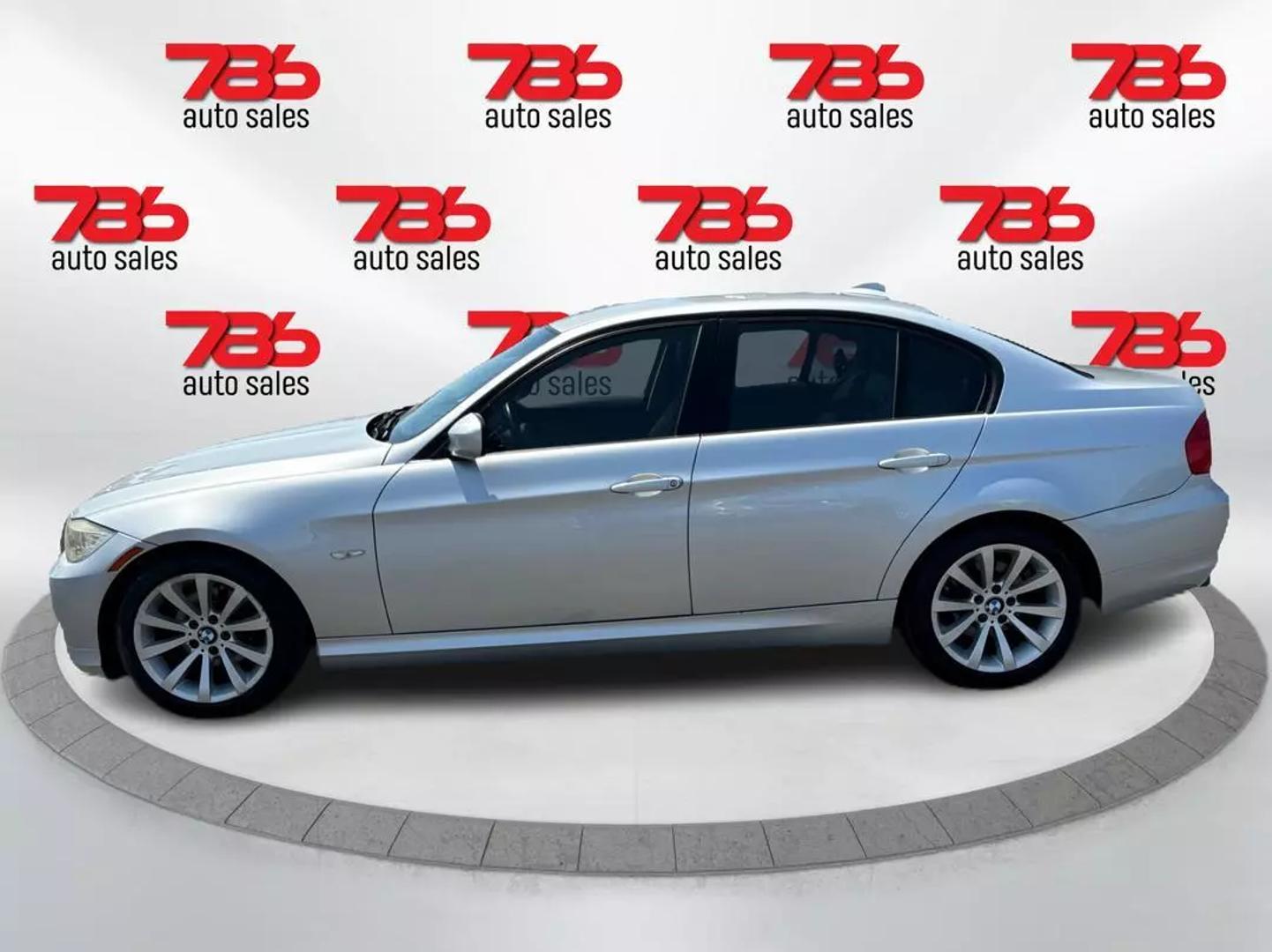 2011 BMW 3 Series 328i photo 6