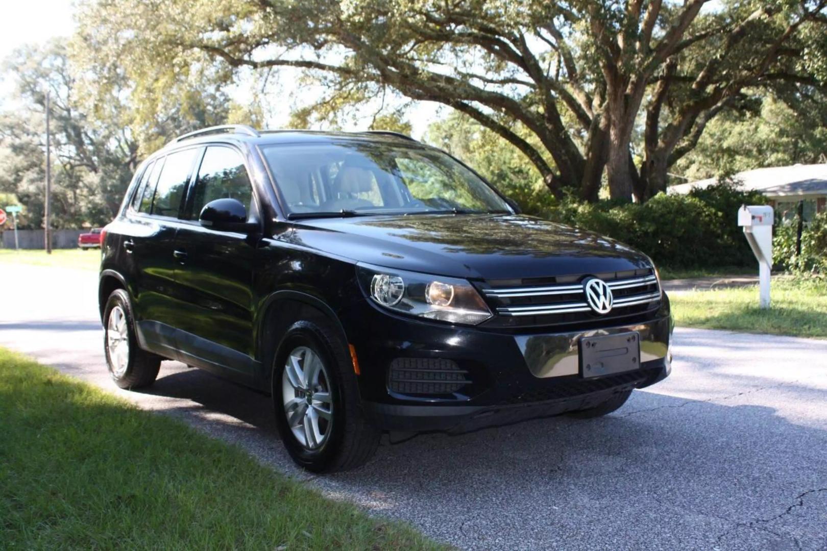 2016 Volkswagen Tiguan S photo 13