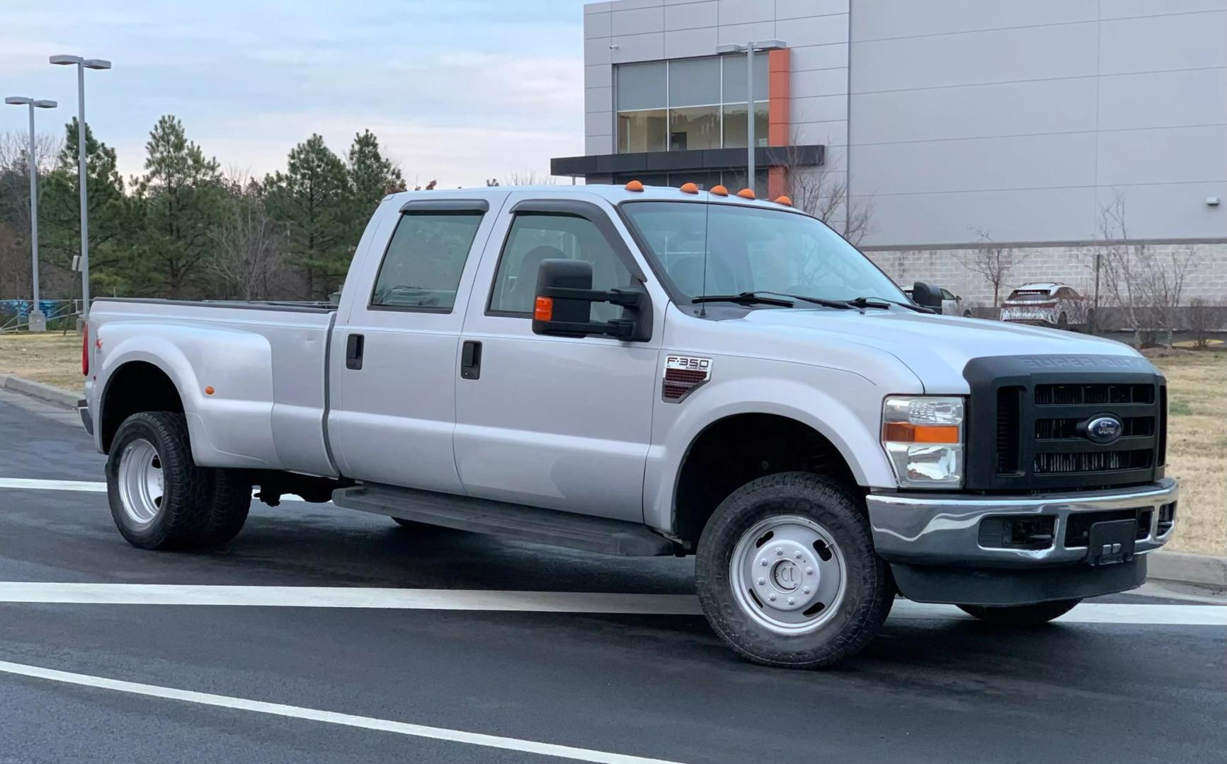 Ford F-350 Super Duty's photo