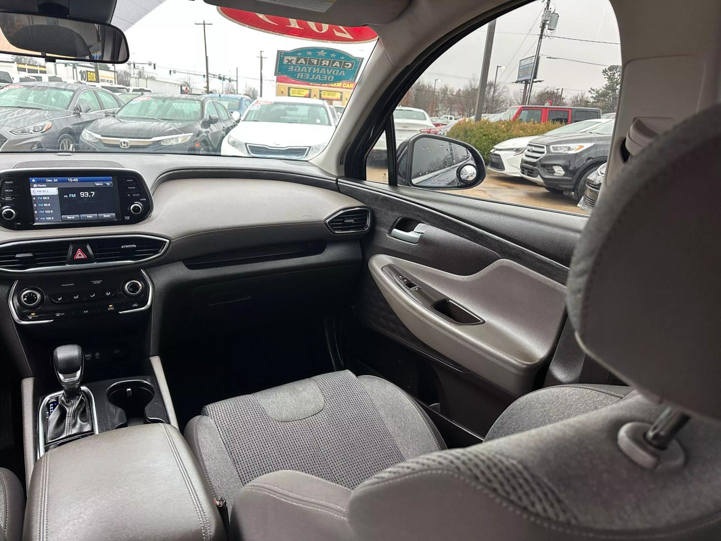 2019 Hyundai Santa Fe SE photo 15