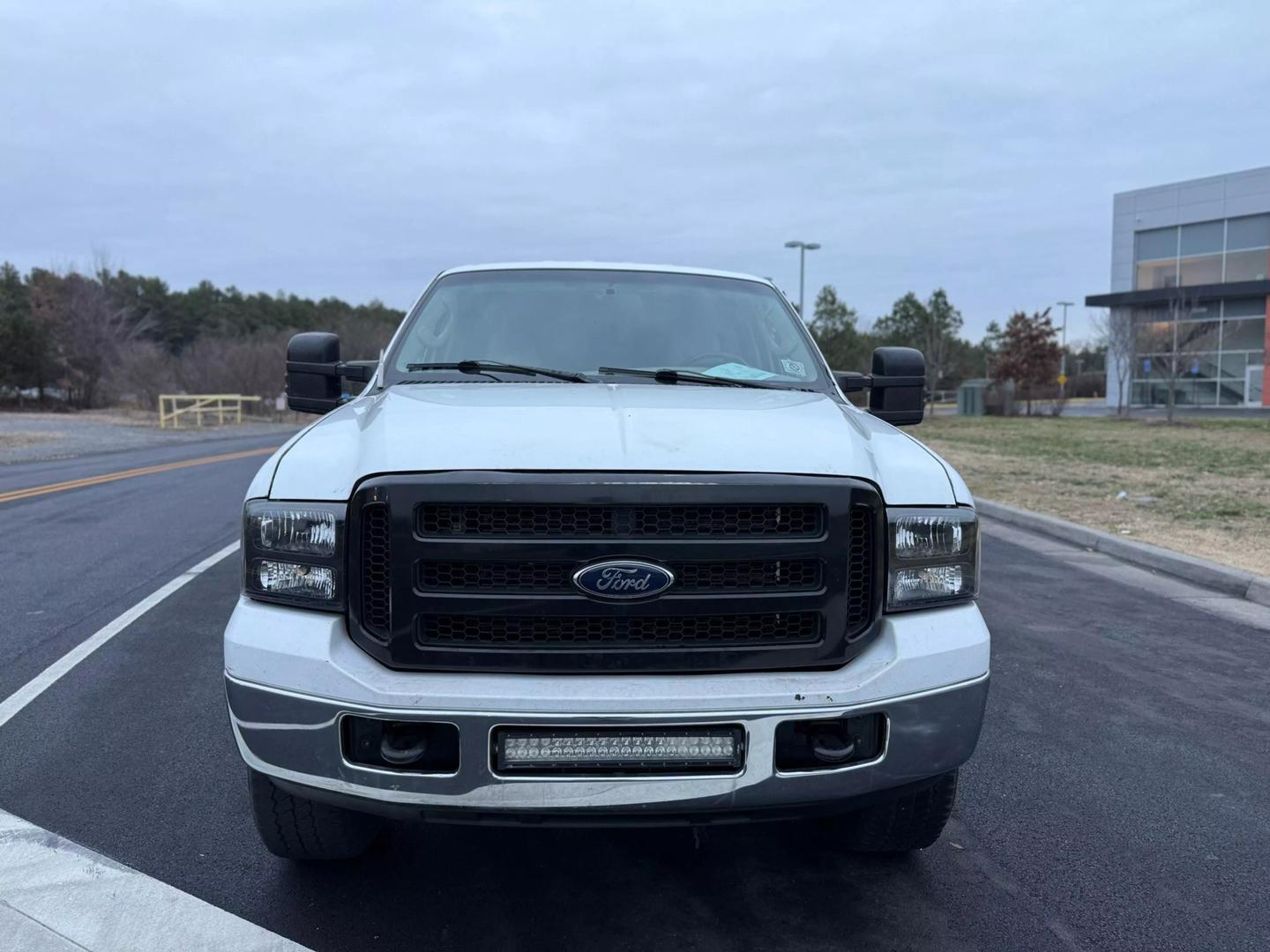 2005 Ford F-250 Super Duty Lariat photo 3