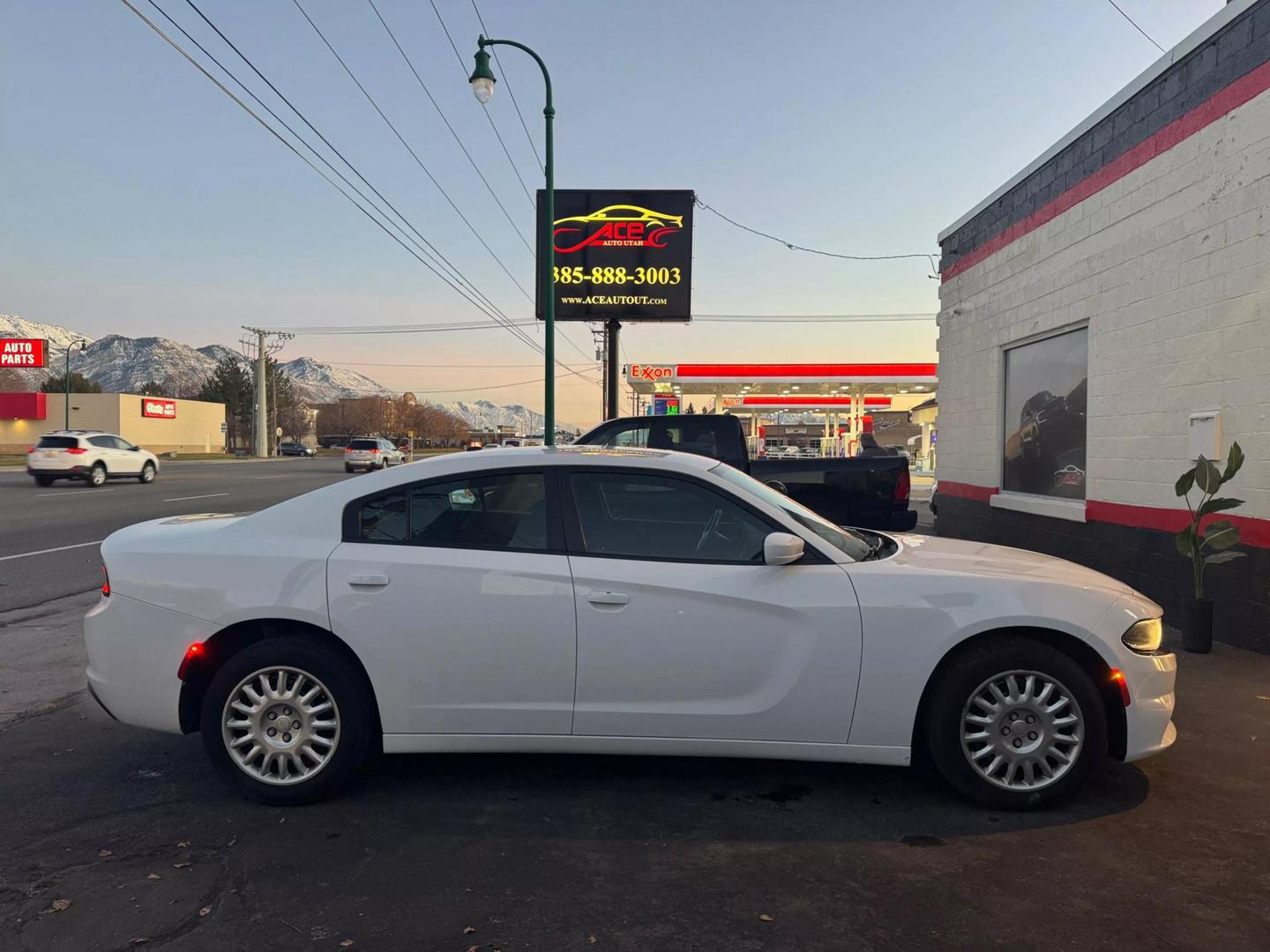 2019 Dodge Charger null photo 10