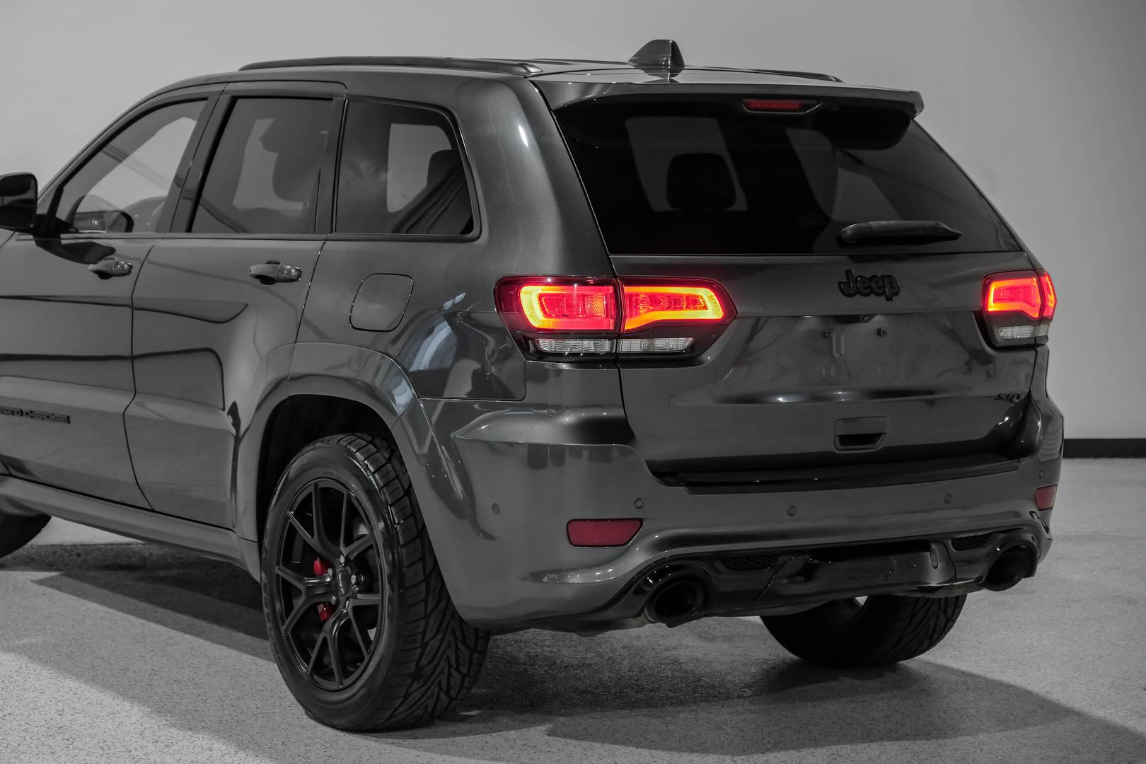 2018 Jeep Grand Cherokee SRT photo 15