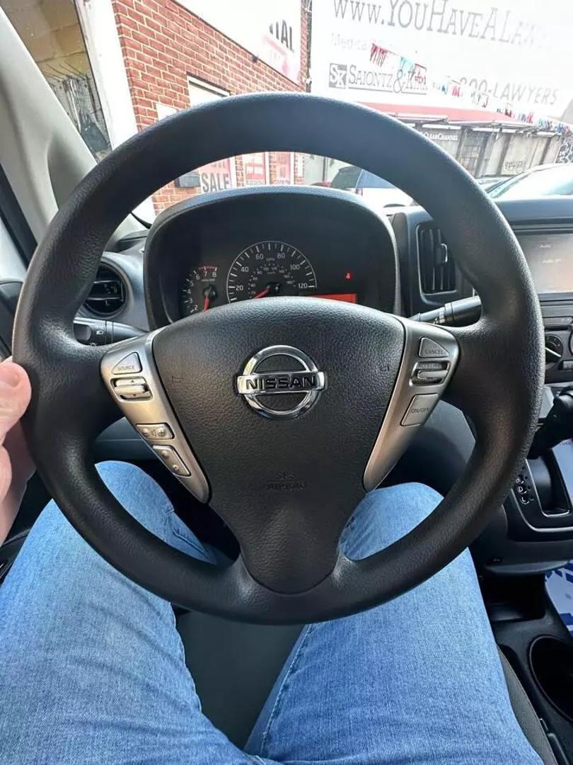 2020 Nissan NV200 SV photo 4