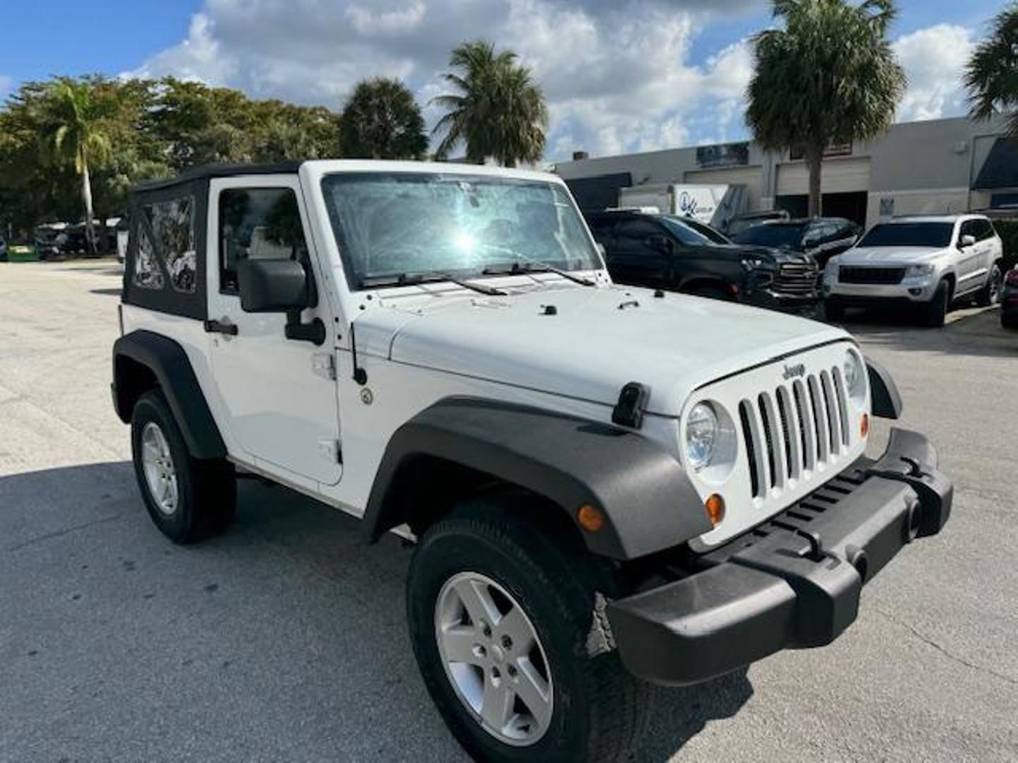 2015 Jeep Wrangler Sahara photo 3