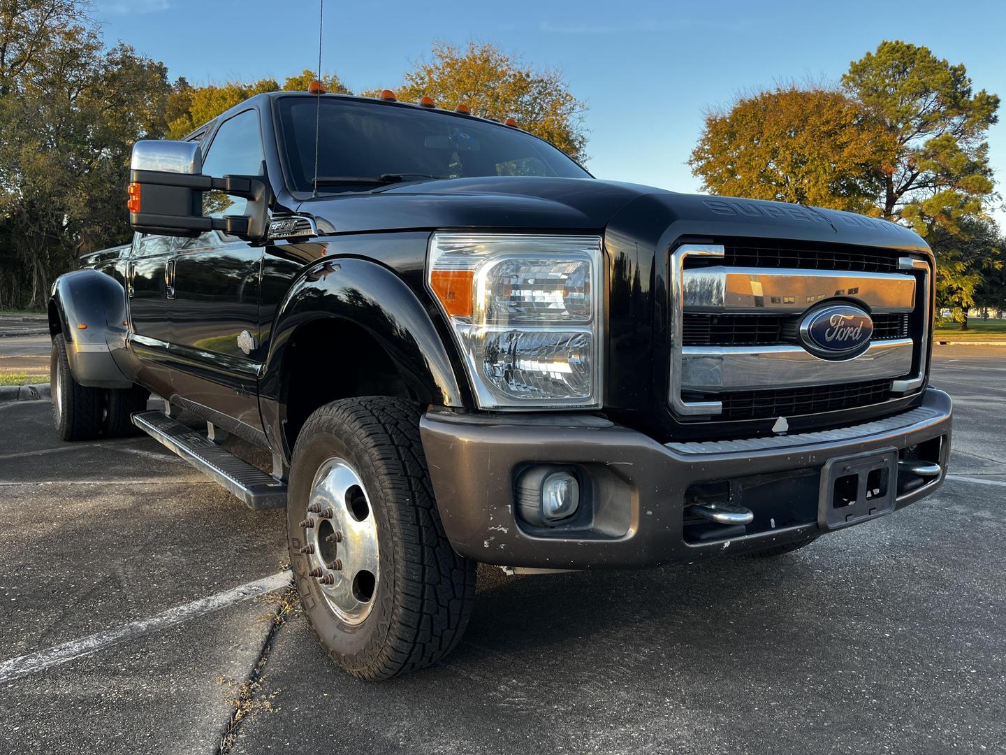 2016 Ford F-350 Super Duty Lariat photo 5