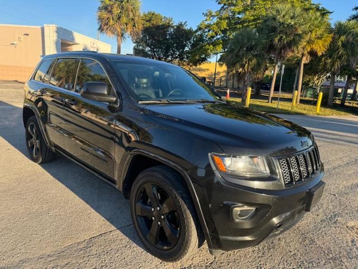 2015 Jeep Grand Cherokee Altitude photo 3