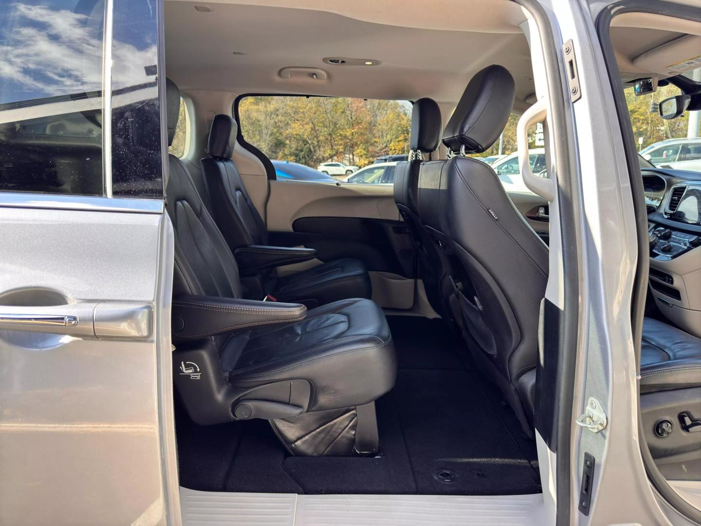 2018 Chrysler Pacifica Touring L photo 34