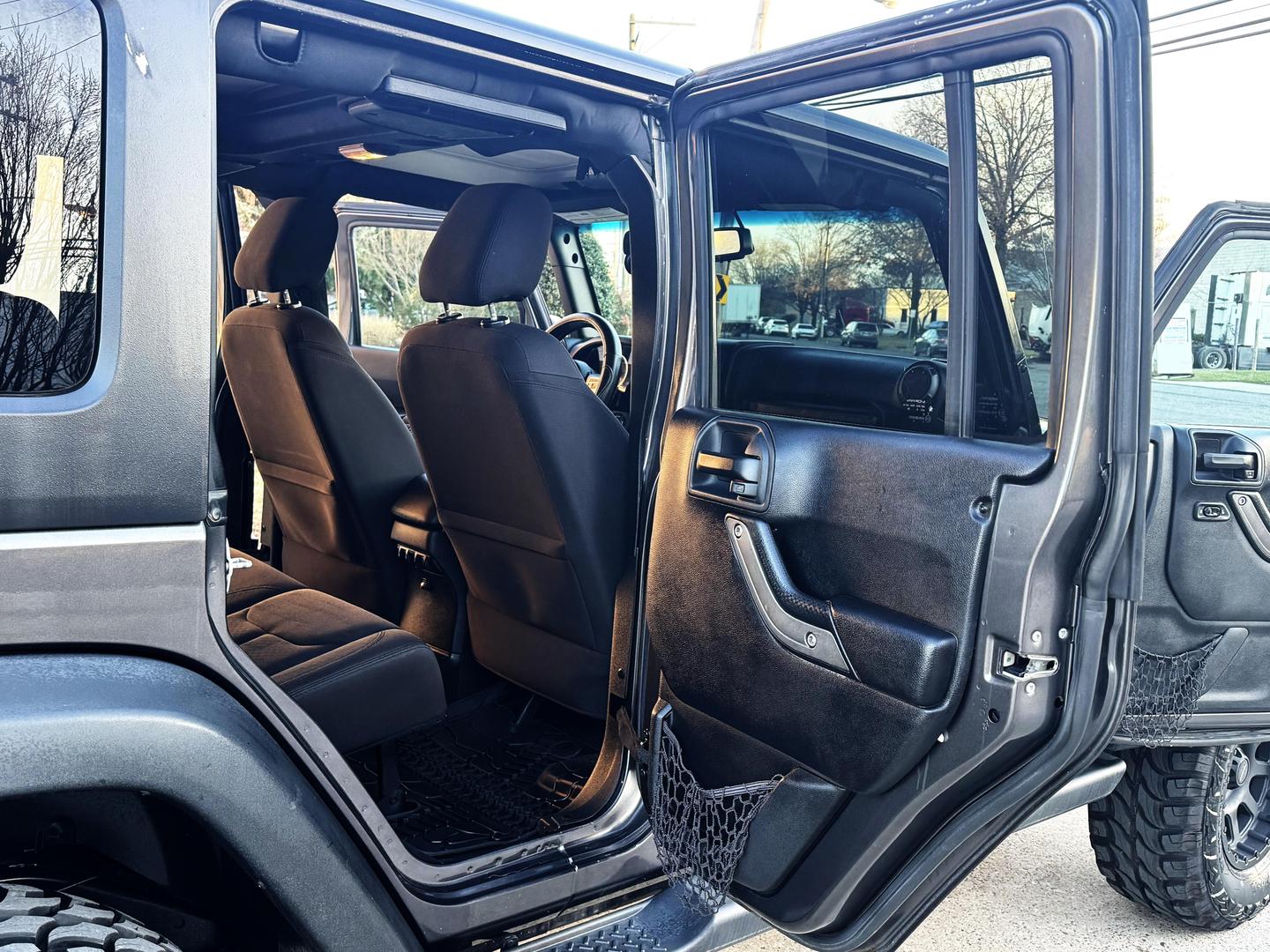 2016 Jeep Wrangler Unlimited Sport S photo 15