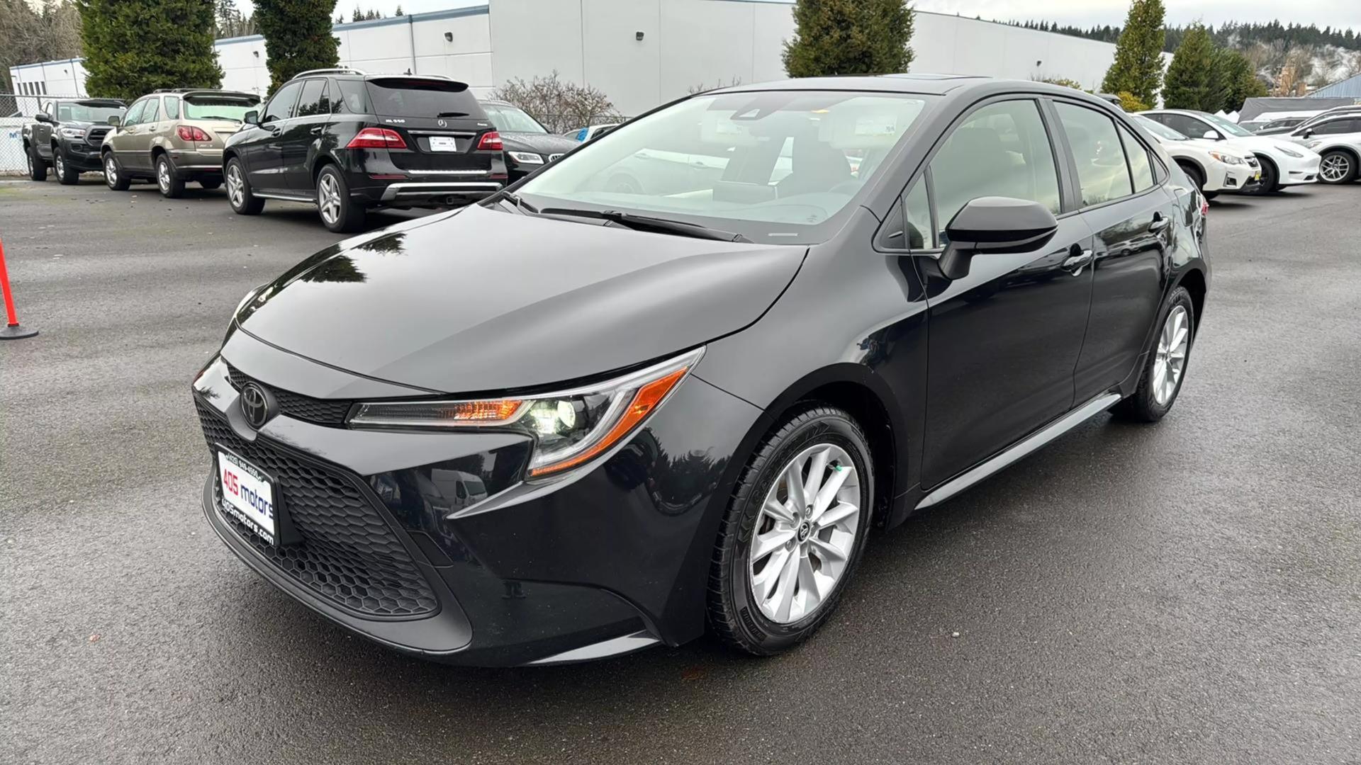 2020 Toyota Corolla LE photo 3