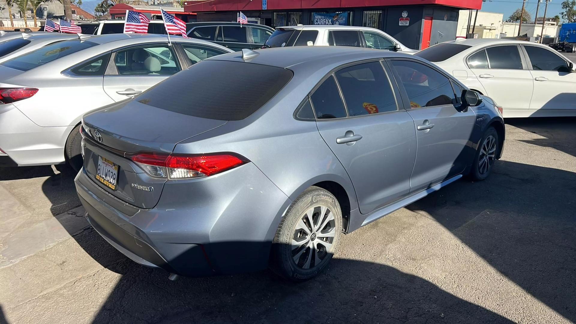 2020 Toyota Corolla LE photo 3