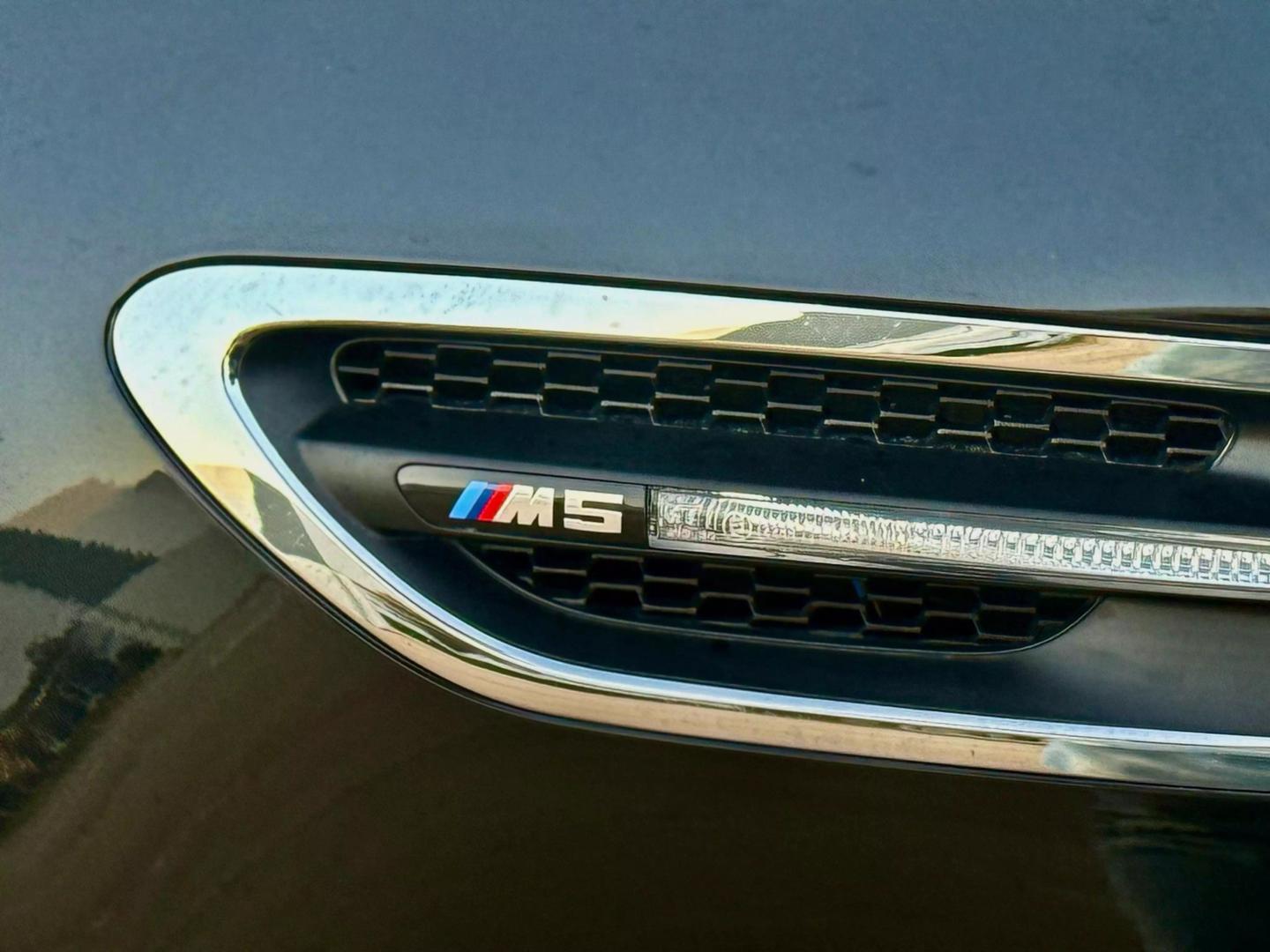 2015 BMW M5 Sedan Base photo 29