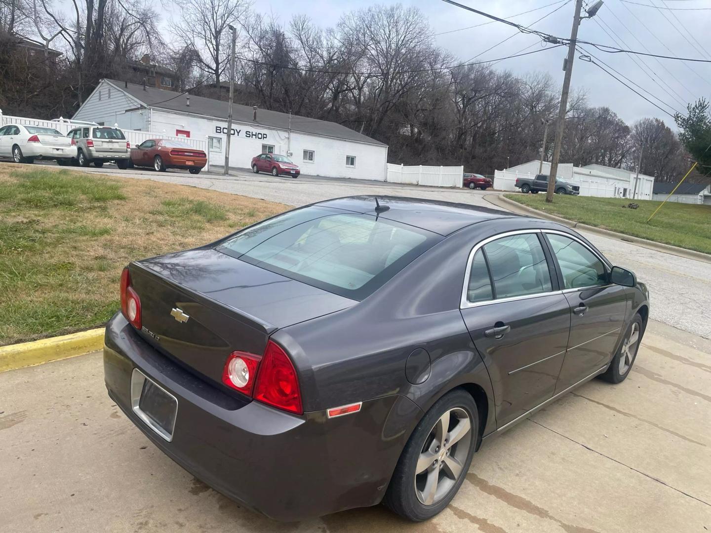 2011 Chevrolet Malibu 1LT photo 5