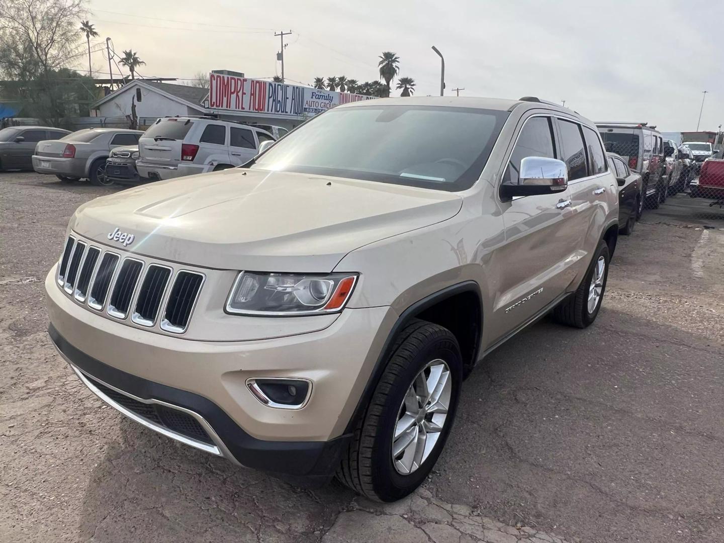 Jeep Grand Cherokee's photo