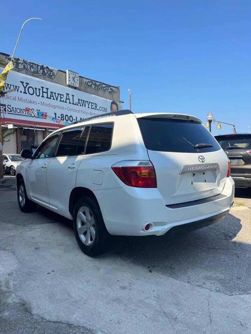 2008 Toyota Highlander Base photo 8