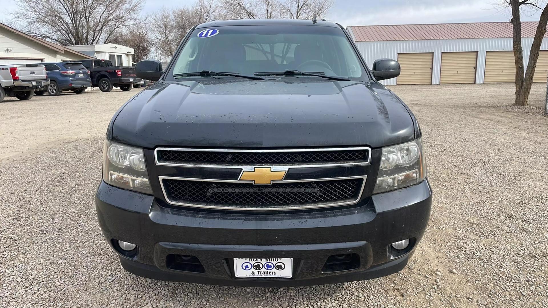 2011 Chevrolet Suburban LT photo 2