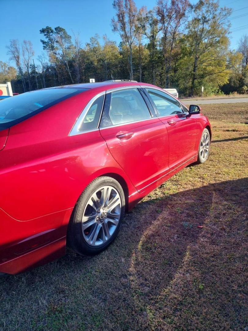 2014 Lincoln MKZ Base photo 4