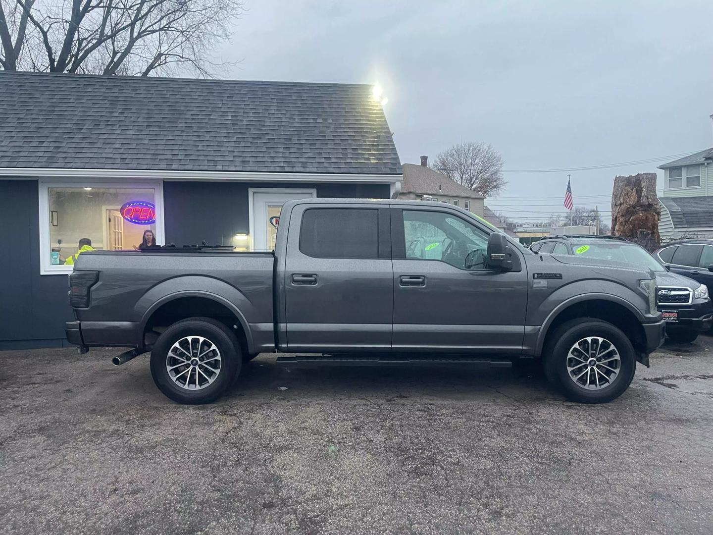 2018 Ford F-150 XLT photo 2