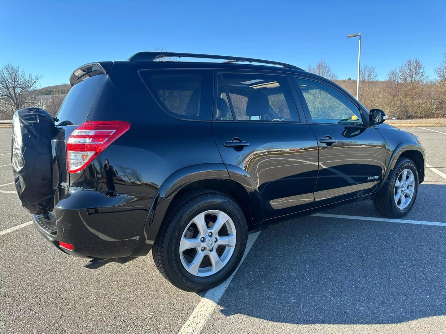 2011 Toyota RAV4 Limited photo 4