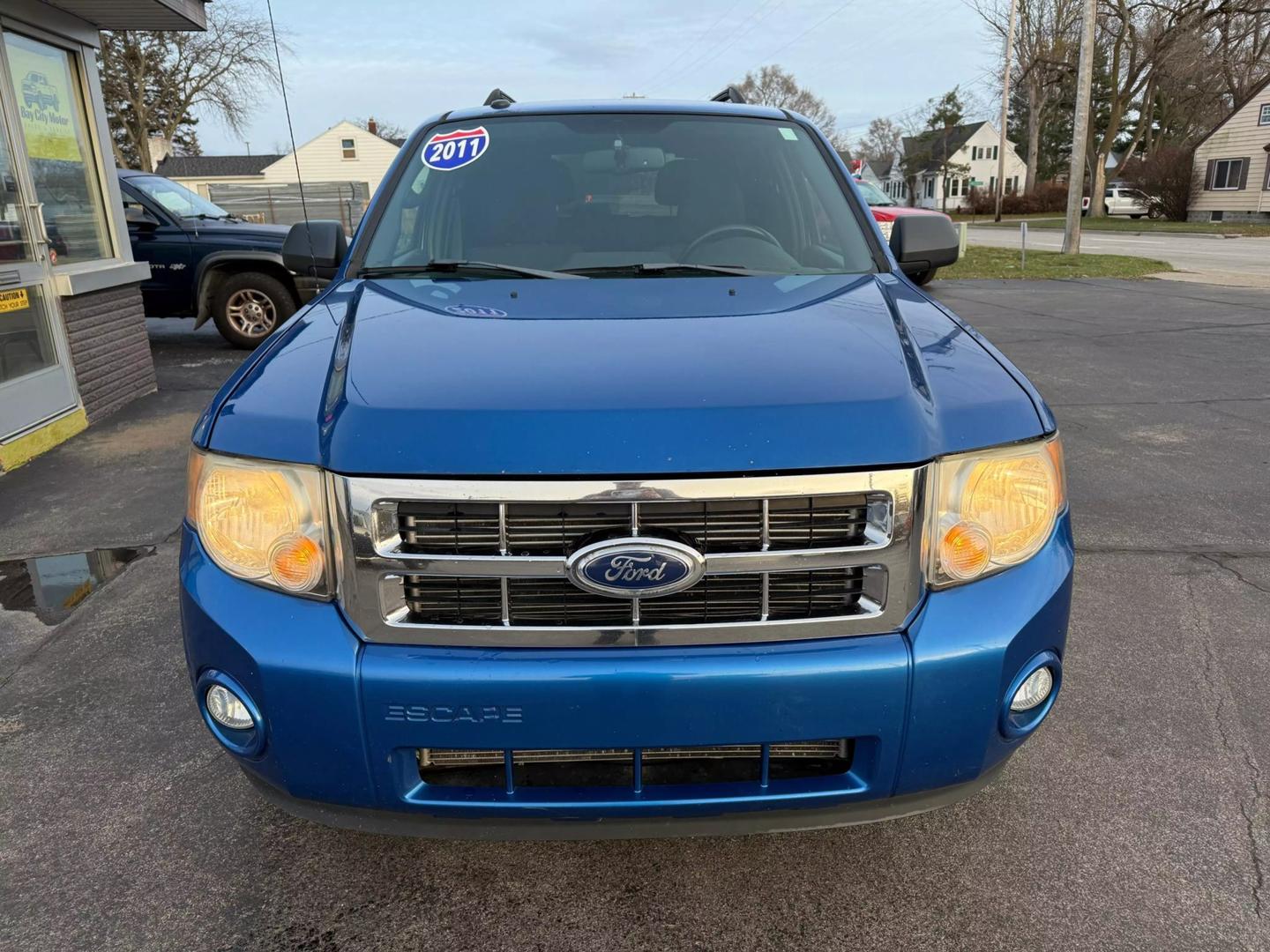 2011 Ford Escape XLT photo 2