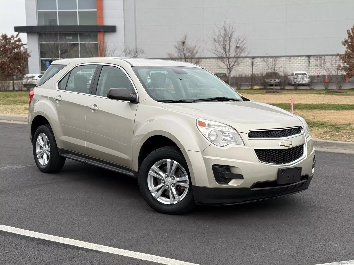 2013 Chevrolet Equinox LS photo 2