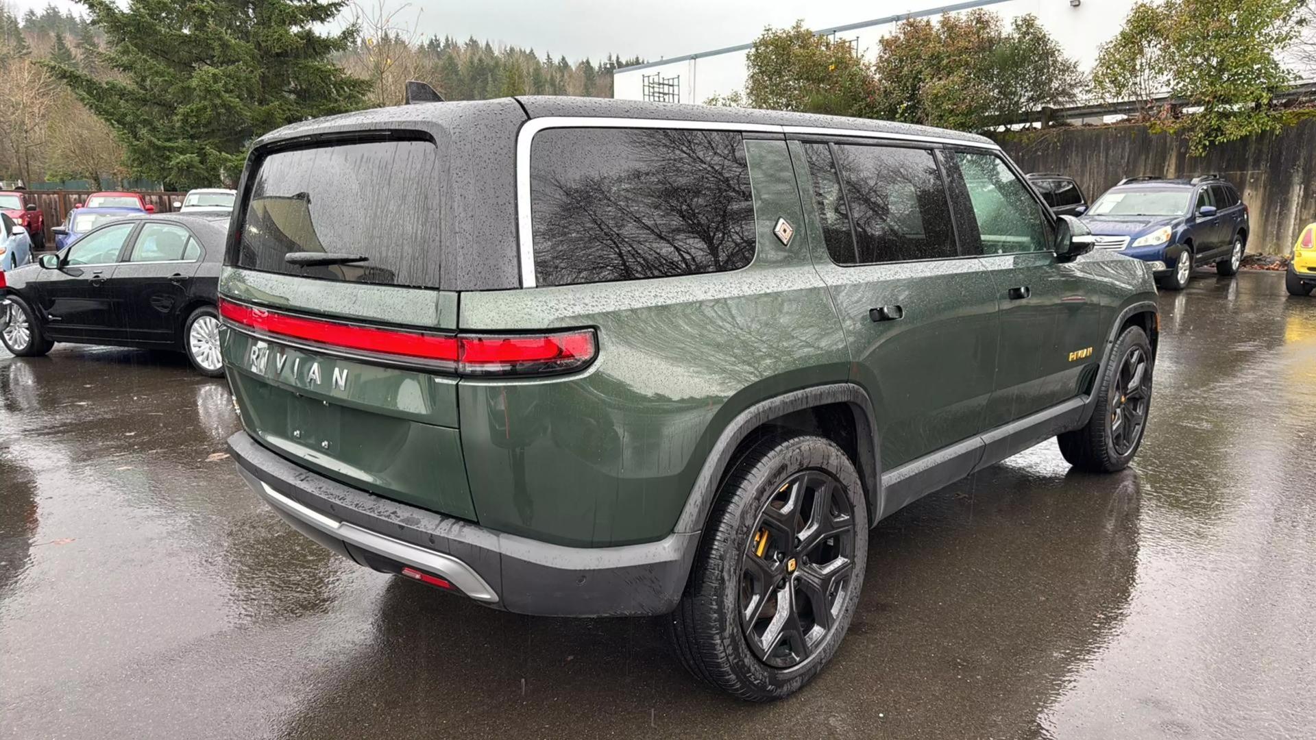 2023 Rivian R1S Adventure photo 28