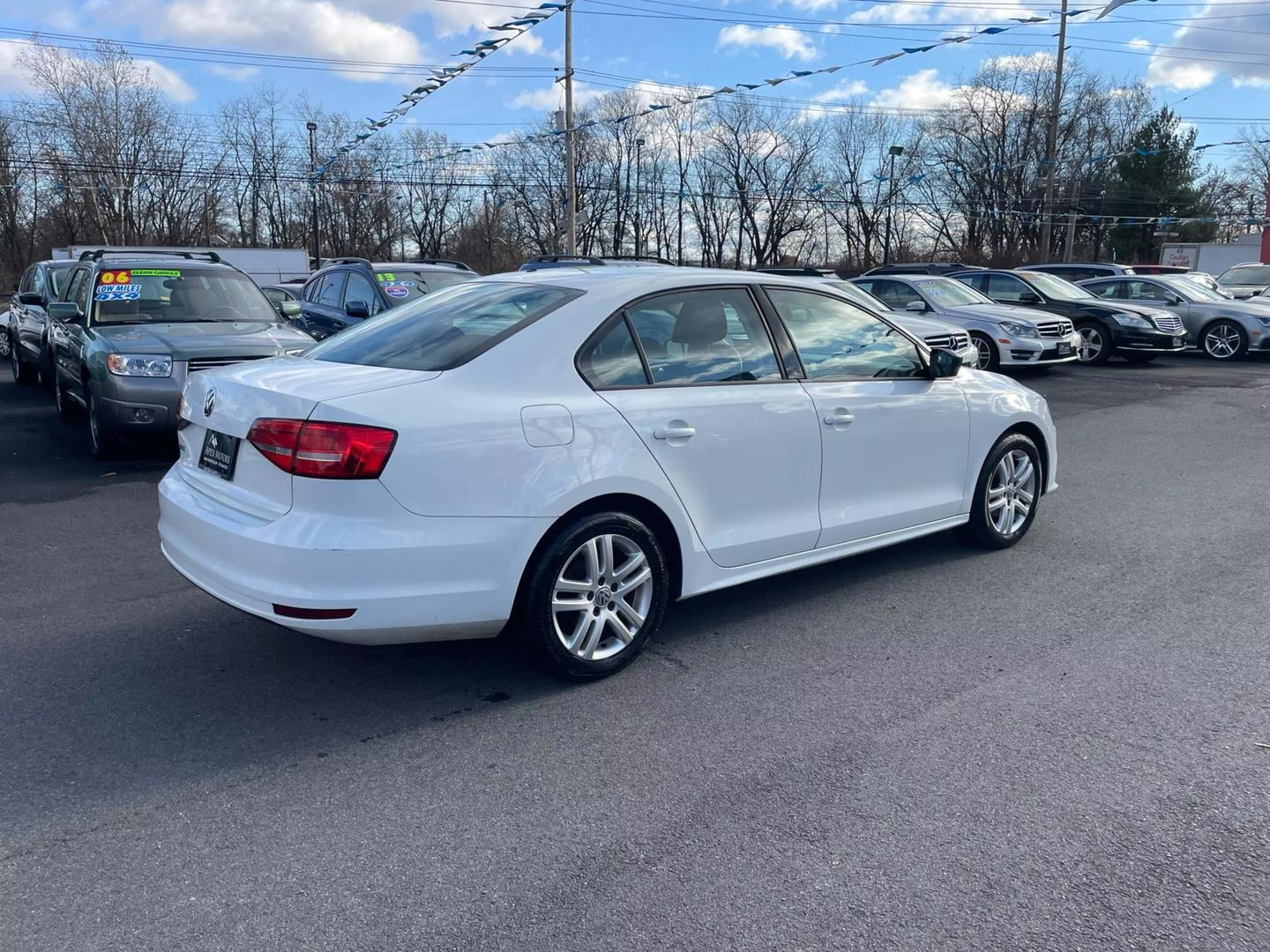 2015 Volkswagen Jetta S photo 15