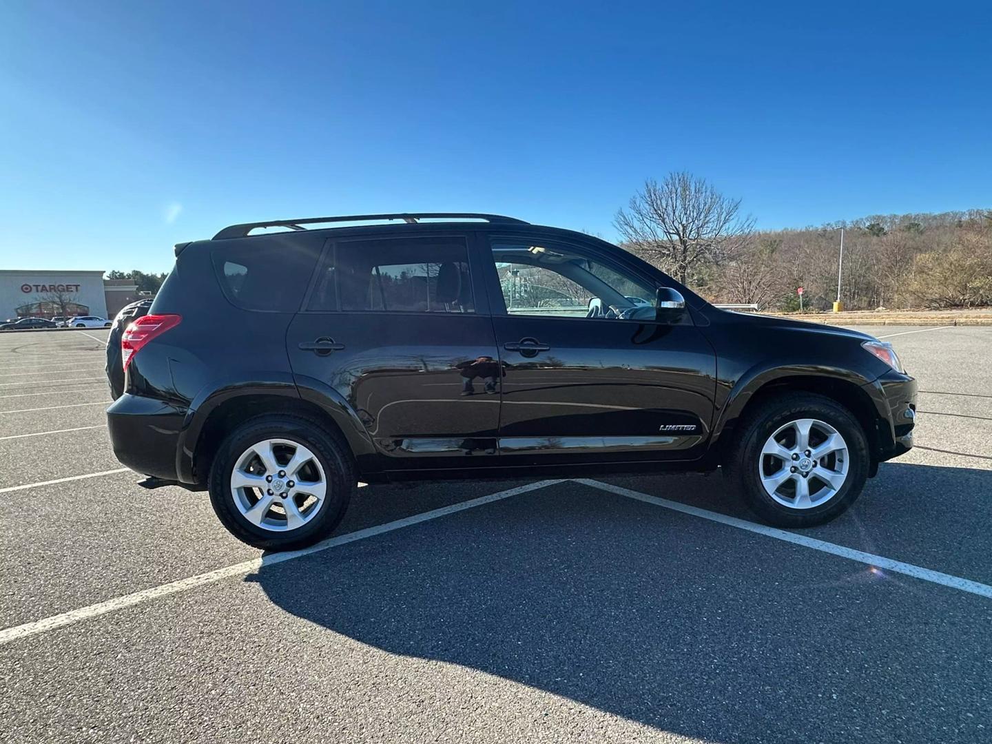 2011 Toyota RAV4 Limited photo 5